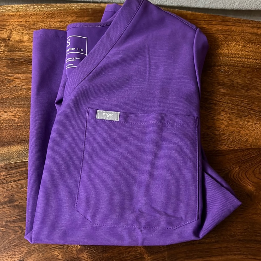 Figs limited edition ultra violet caterina top. Size medium